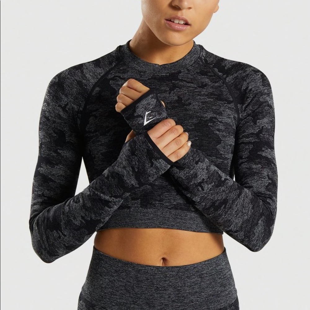 Gym shark camo crop
